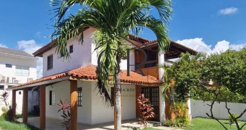 Excelente casa duplex em condomínio fechado com ótima infraestrutura!