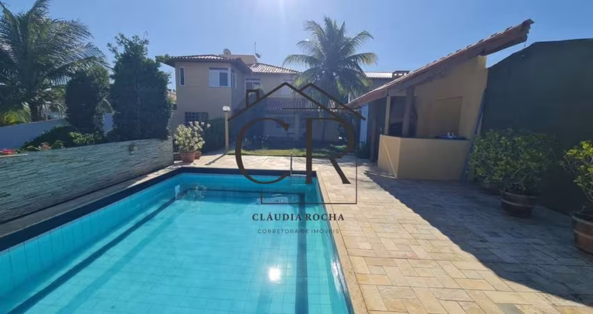 Excelente casa em Vilas do Atlântico, com 4/4!!