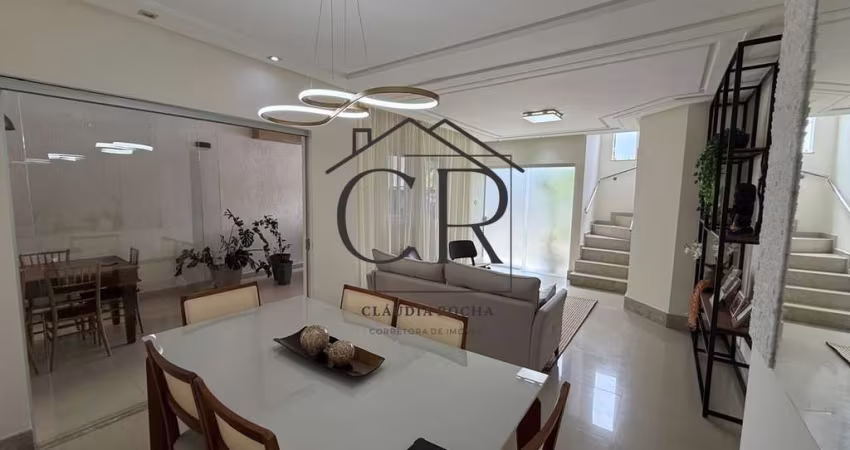 Excelente casa duplex em Buraquinho, com 4 suítes! Condomínio com energia solar!