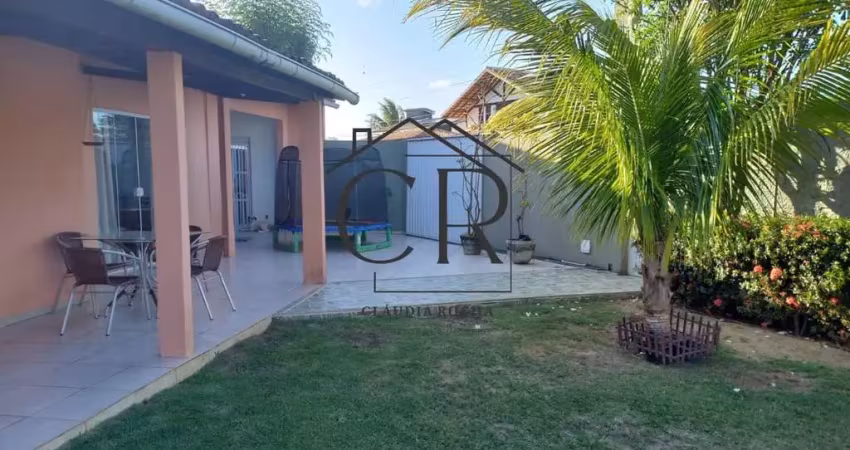 Perfeita casa térrea em condomínio fechado, excelente área verde!