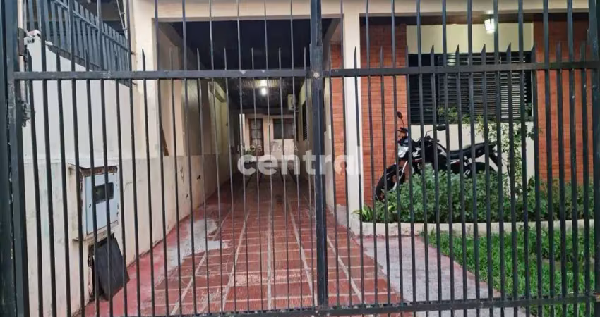 Casa 2 dormitórios + Casa 3 dormitórios ( 2 casas no terreno)