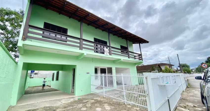 Casa com 4 quartos sendo 1 suíte no bairro Floresta para locação