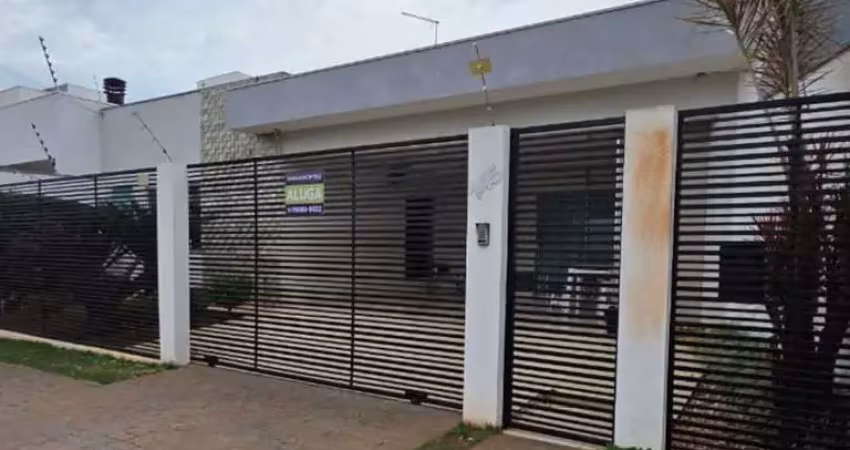 Casa com 3 quartos para alugar na Rua Pioneiro Antônio Planas, 145, Parque Avenida, Maringá