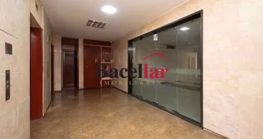 Sala comercial para alugar na Praça Pio X, Centro, Rio de Janeiro