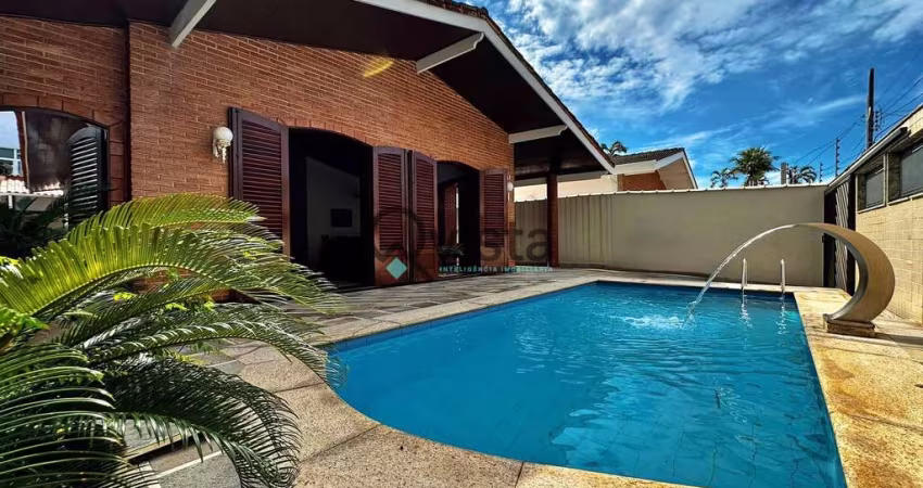 Casa à Venda na Enseada no Guarujá | Qvista inteligência imobiliário