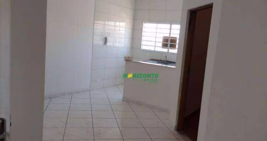 predio com apartamentos na parte superior e salaões comerciais no terreo