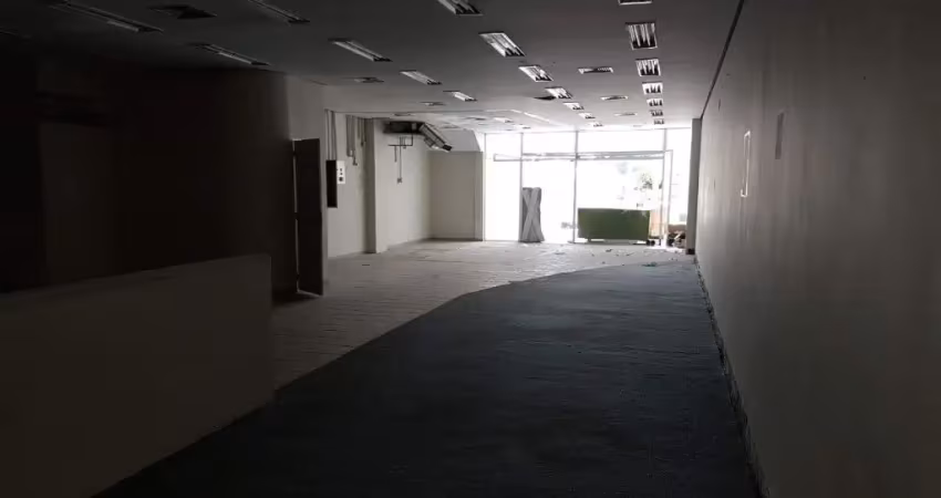 Lojão com Estacionamento