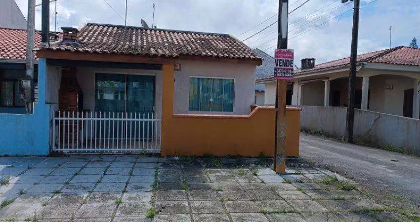 Ref: r-207 residência no balneário ipacarai a meia quadra do mar