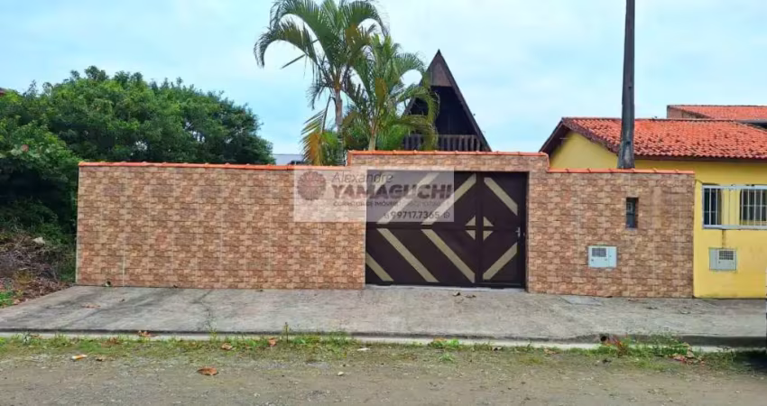 Aconchegante chalé com 3 dormitórios no balneário adriana - ilha comprida/sp