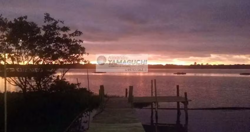 Chácara/rancho ideal para quem gosta de pescar e curtir a natureza com fundos para o mar pequeno/rio ribeira de iguape