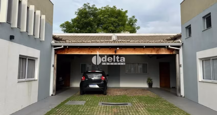 Casa em Condomínio - Alto Umuarama -  Vista Bella III - 3q/1s/2vagas