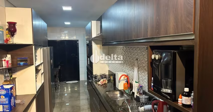 Casa - Jaraguá - piscina, área gourmet - 3quartos/suíte/3vagas