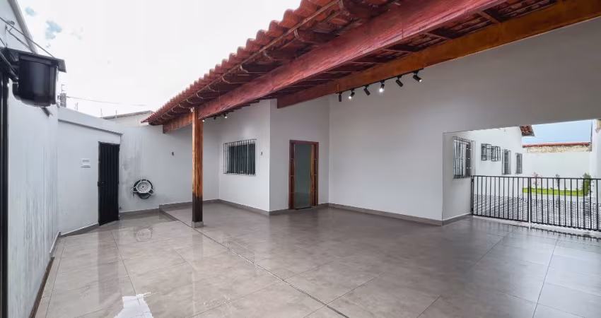 Casa Residencial, 03 quartos, Suíte, Alto Umuarama