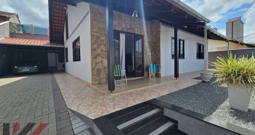 Casa com 3 quartos à venda no Velha, Blumenau 