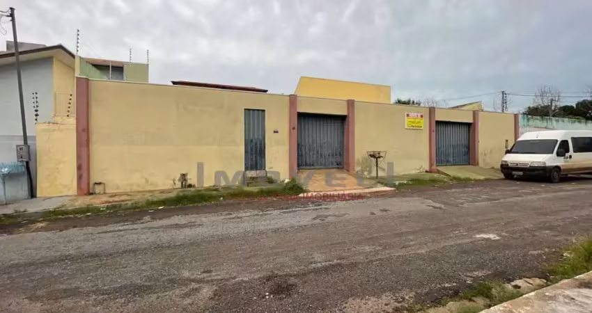 Vende-se Casa com 3/4 e barracão no Bairro Jardim Novo Horizonte em Várzea Grande