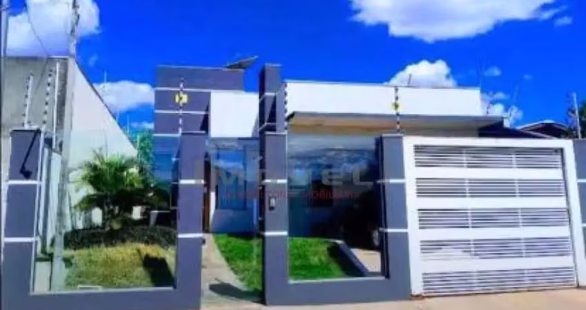 Casa com piscina no Jardim dos Estados