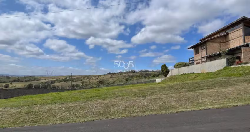 Ótimo terreno, com área total de 943m² à venda no condomínio xapada de itu. ótima topografia e rua tranquila.