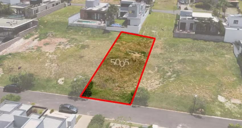 Terreno à venda no condomínio villas do golf, com 503m² de área útil. excelente lote com ótima topografia, com boa localização no condomínio.