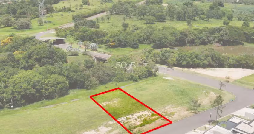 Terreno à venda no condomínio villas do golf, com 5492m² de área útil. excelente lote com ótima topografia, com boa localização no condomínio.