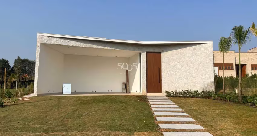 Casa térrea mobiliada à venda no condomínio altos de itu, 5 suítes, 430m² construídos em um terreno de 1.438m²