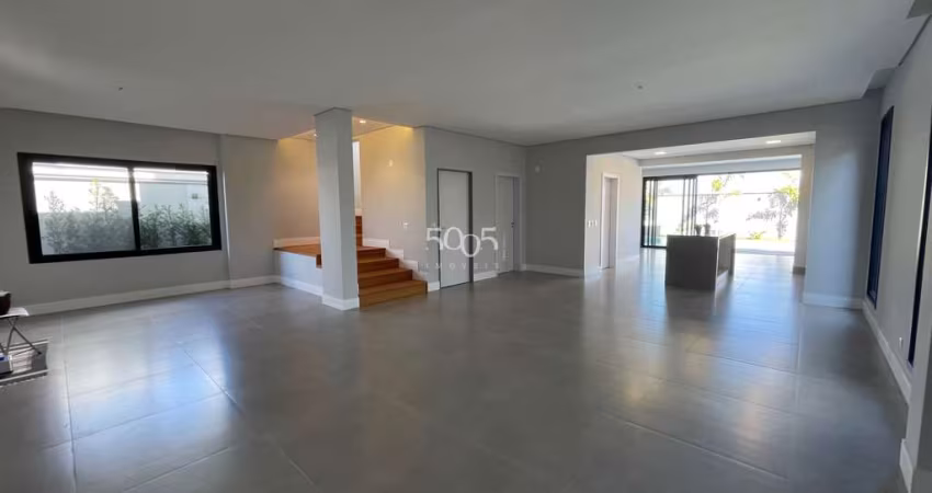 Casa em condomínio sobrado no Cond. Villas do Golf em Itu, 4 suítes, 337 m² de área construída