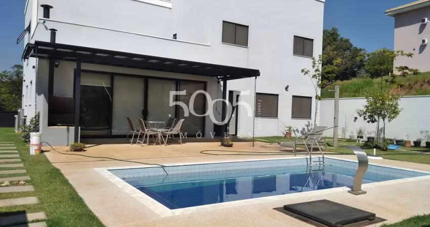 Casa à venda no Condomínio Campos de Santo Antônio II, com 327m² de área construída e 806m² de área total.