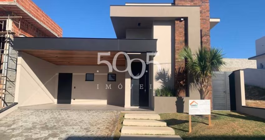 Excelente casa térrea à venda no condomínio Saint Paul com 230m2 de construção e 432m2 de terreno. Com escritório, lavabo, sala 2 ambientes