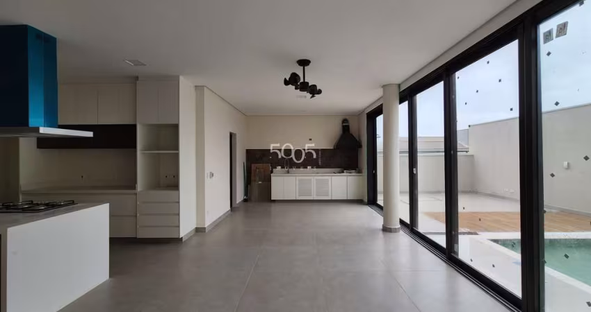 Casa disponível para locação no Condomínio Saint Paul, com 300m² de área construída e  360,00m² de terreno.