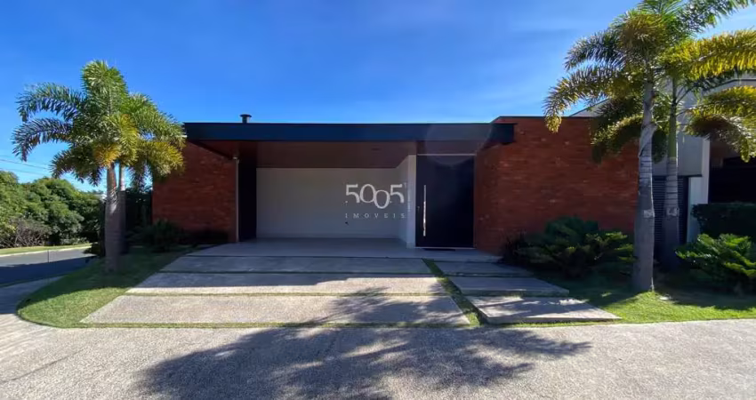 Casa à venda no cond. saint paul, com 286m² construídos e 3 suítes