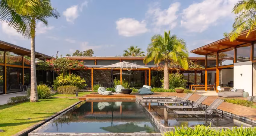 Casa à venda no condomínio altos de itu, com 3.300m² de área total.