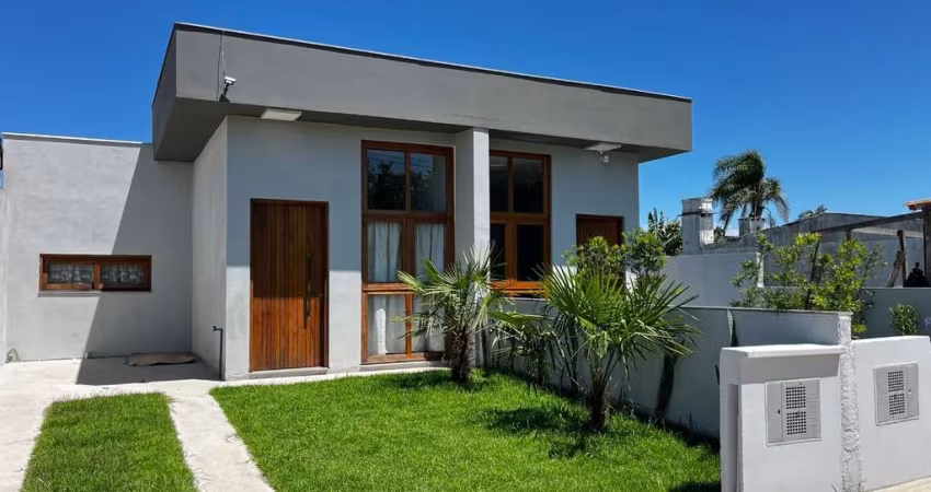 Casa com 3 quartos à venda na Douradinho, 997, Centro, Xangri-Lá