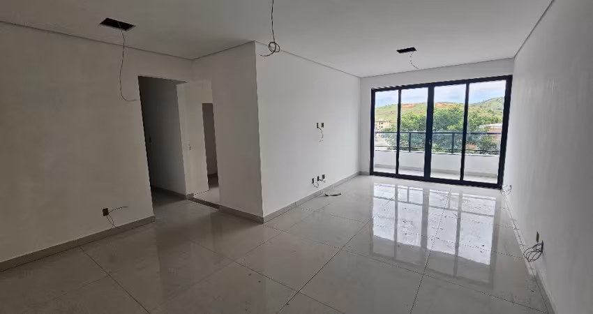 Apartamento à venda no Bairro Maria Eugênia, Governador Valadares – MG