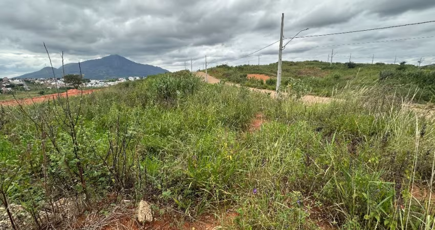 Lote à venda no Bairro Castelo, Governador Valadares - MG
