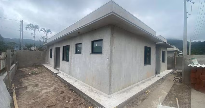 Casa de esquina com 3 quartos e suíte no Tabuleiro