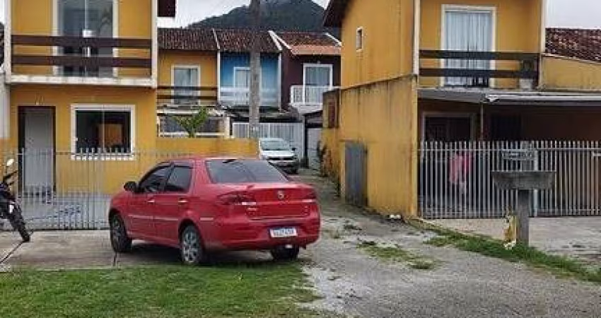 Sobrado com 03 Quartos em Matinhos