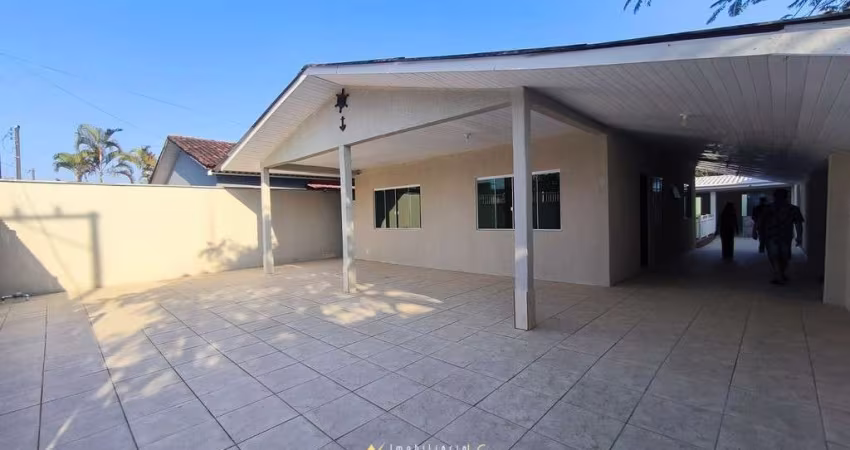 Casa com Piscina Balneario Praia de Leste