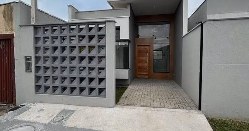 Casa com piscina a venda Paranagua