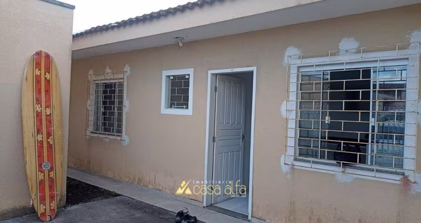 Casa com 02 dormitórios em Paranaguá