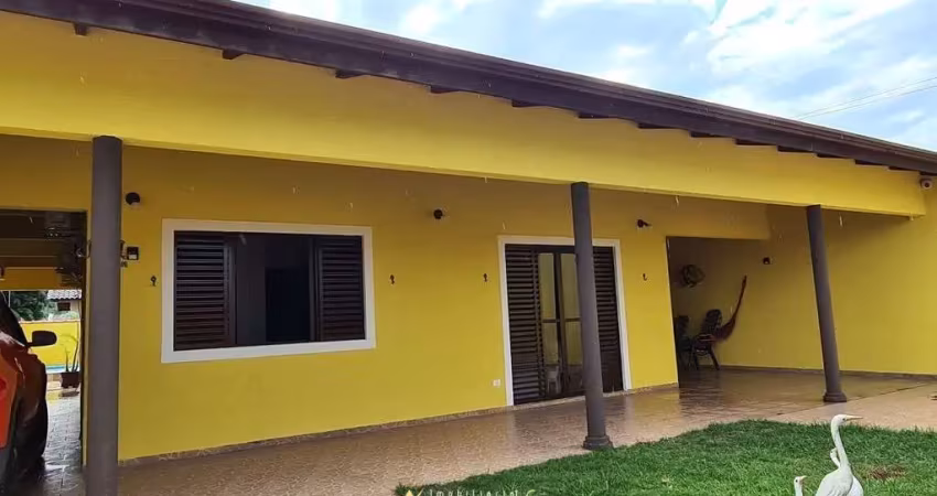 Casa com piscina bairro Bom Retiro em Matinhos