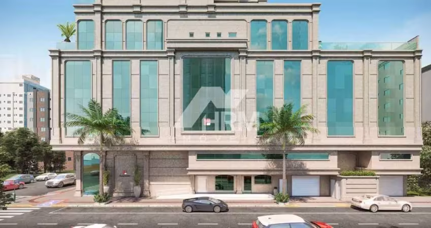 Apartamento no bairro Meia Praia