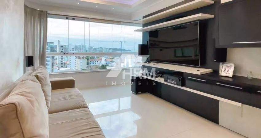 Apartamento no último andar com vista mar na Praia Brava em Itajaí.