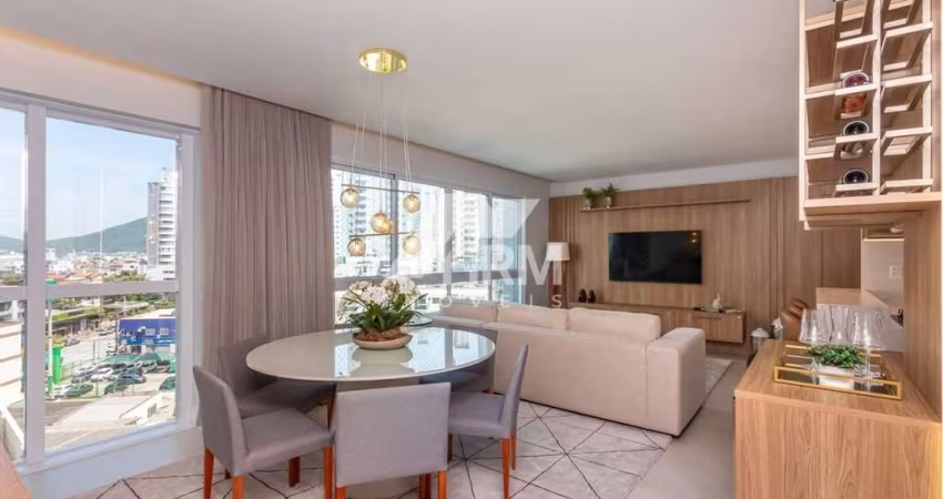 Apartamento mobiliado e com 04 dormitórios no Centro de Balneário Camboriú.