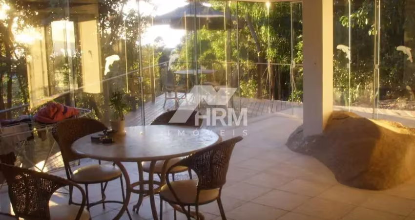 Casa com 3 quartos à Venda, Praia do Estaleiro - Balneário Camboriú
