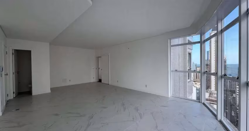 Apartamento localizado no centro de balneário camboriú e acerca de 450m da praia. para | centro, balneário camboriú, santa catarina