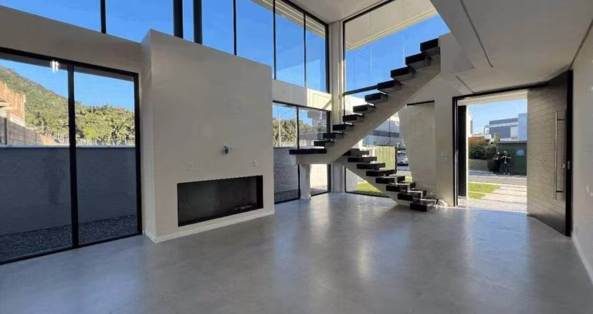 Casa em condomínio com 04 suítes. para | Santa Regina, Camboriú, Santa Catarina