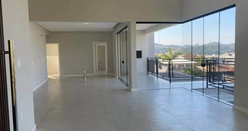 Magnifica casa com vista mar em bairro tranquilo de balneário camboriú para | Nações, Balneário Camboriú, Santa Catarina