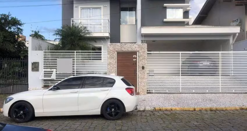 Casa com 4 quartos à venda na Rua Professor Andrônico Pereira, Centro, Camboriú