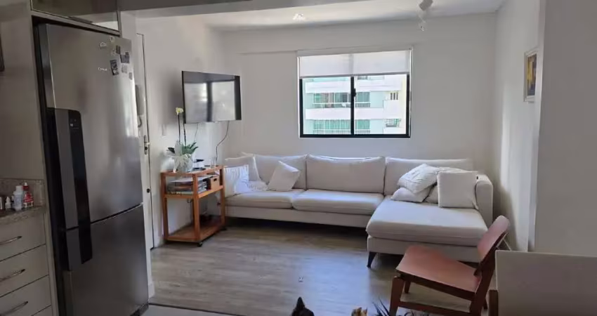 Apartamento finamente mobiliado no centro de balneário camboriú