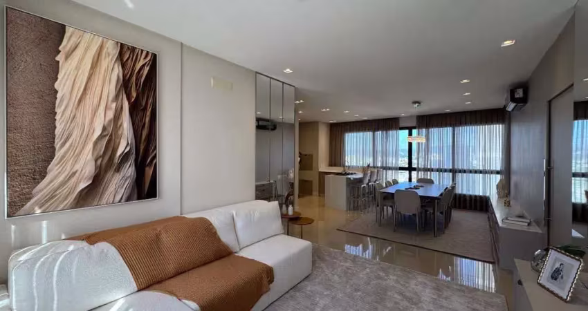 Apartamento mobiliado com 3 suítes no centro de balneário camboriú.