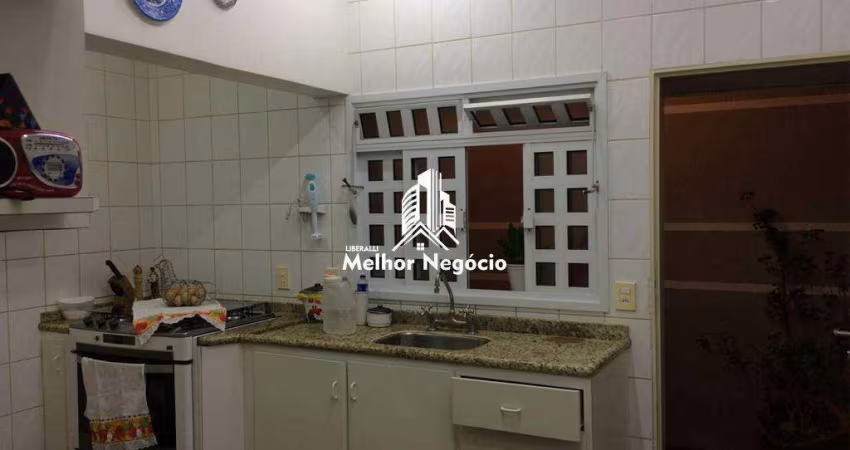 Casa assobradada de 246m2 de 3 dormitórios sendo um suíte no Residencial Vale das Nogueiras em Americana / SP